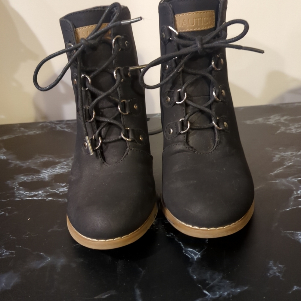 Nautica Boots Womens 8 Keelhaul Ankle Wedge Heels Black Faux Leather Lace Up EUC